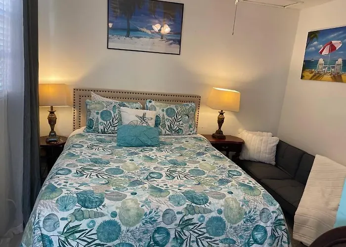 Comfy Queen Bed Studio, Downtown West Palm
